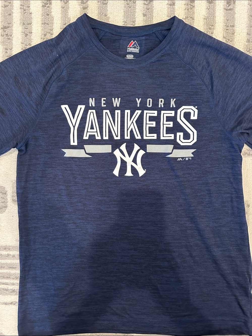 Men’s Majestic Heathered Navy New York Yankees Tee